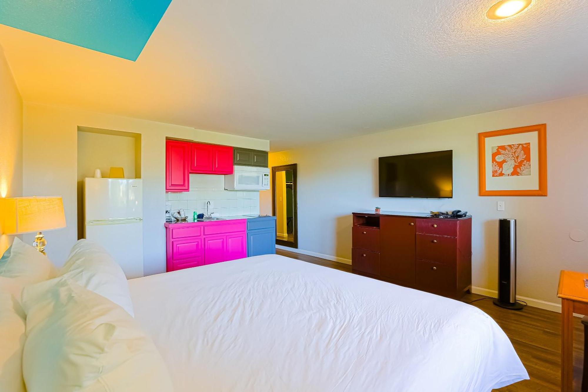 Coast River Inn By Oyo Seaside Exterior foto
