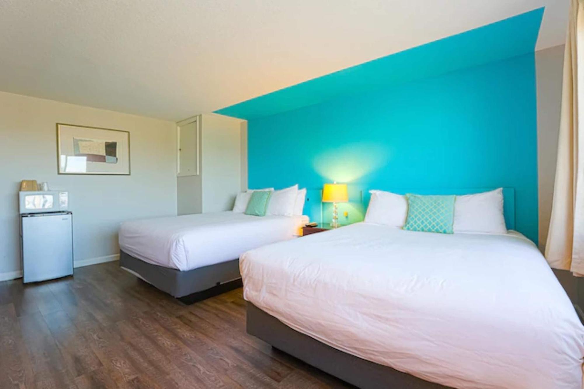 Coast River Inn By Oyo Seaside Exterior foto