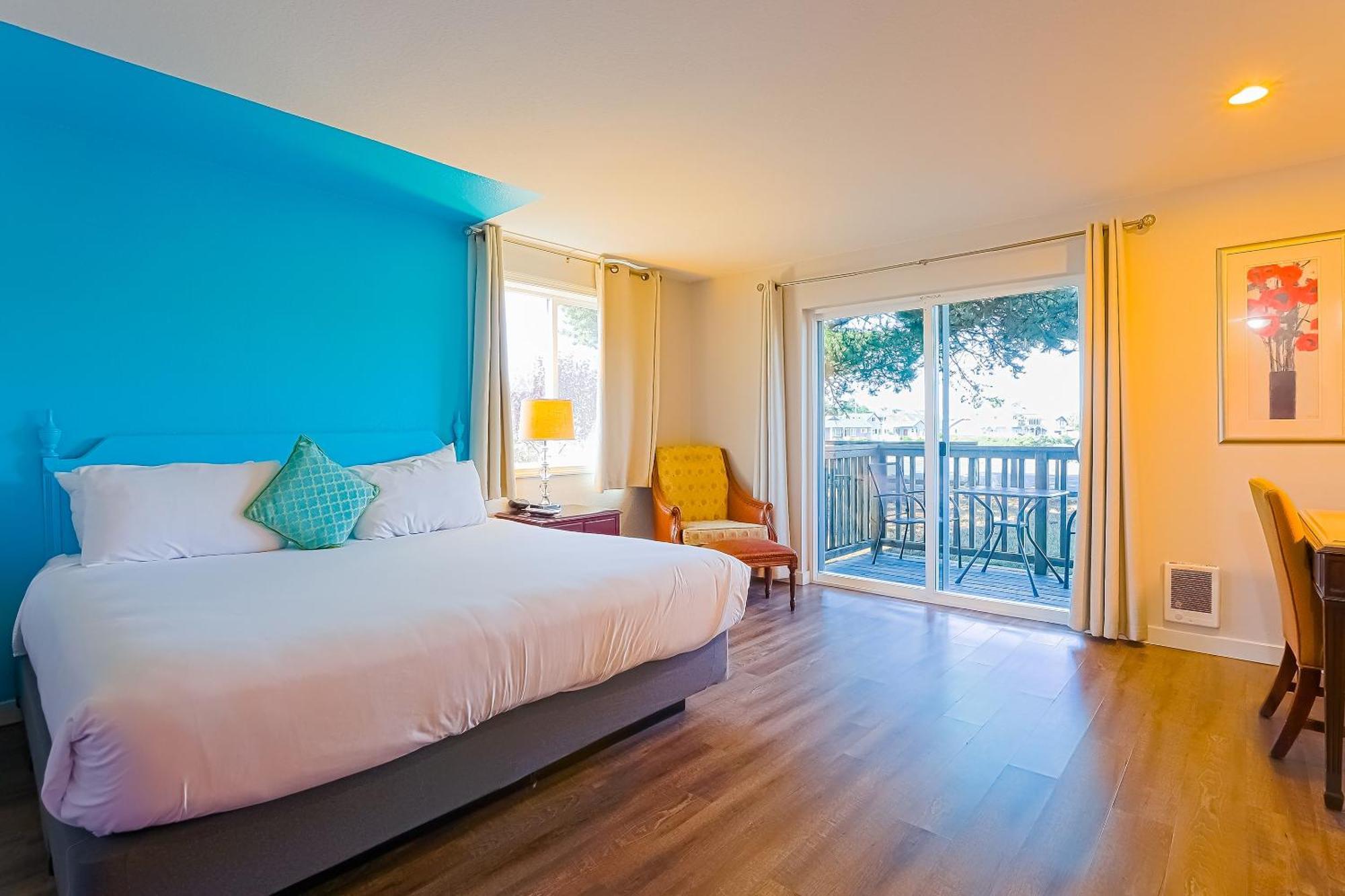 Coast River Inn By Oyo Seaside Exterior foto