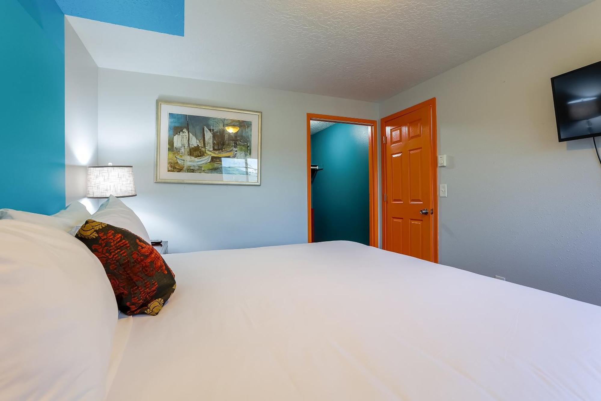 Coast River Inn By Oyo Seaside Exterior foto