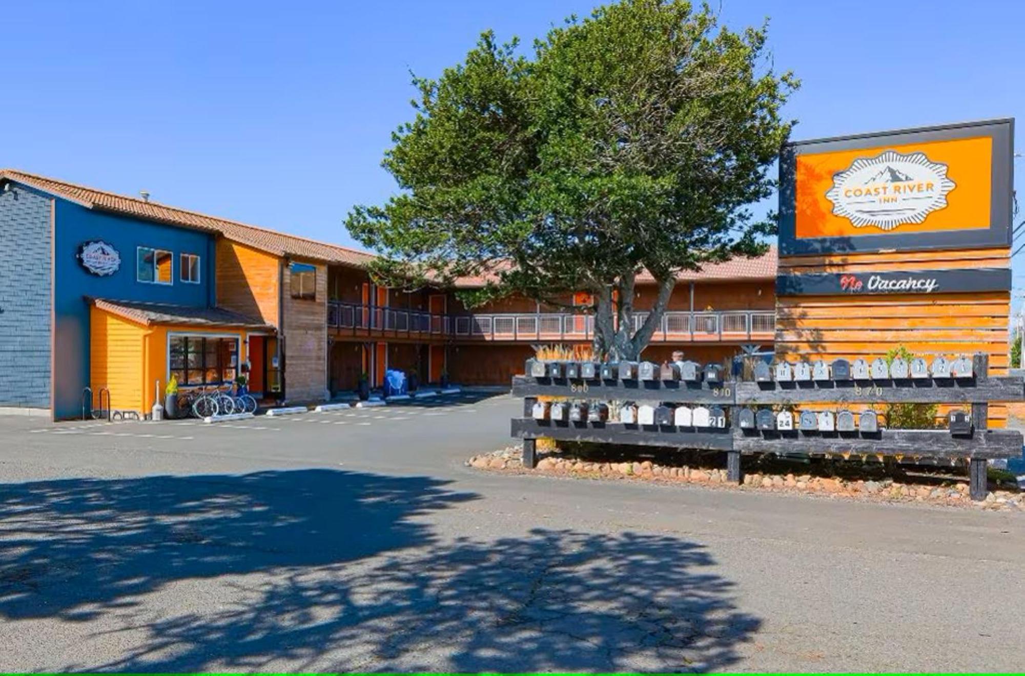 Coast River Inn By Oyo Seaside Exterior foto